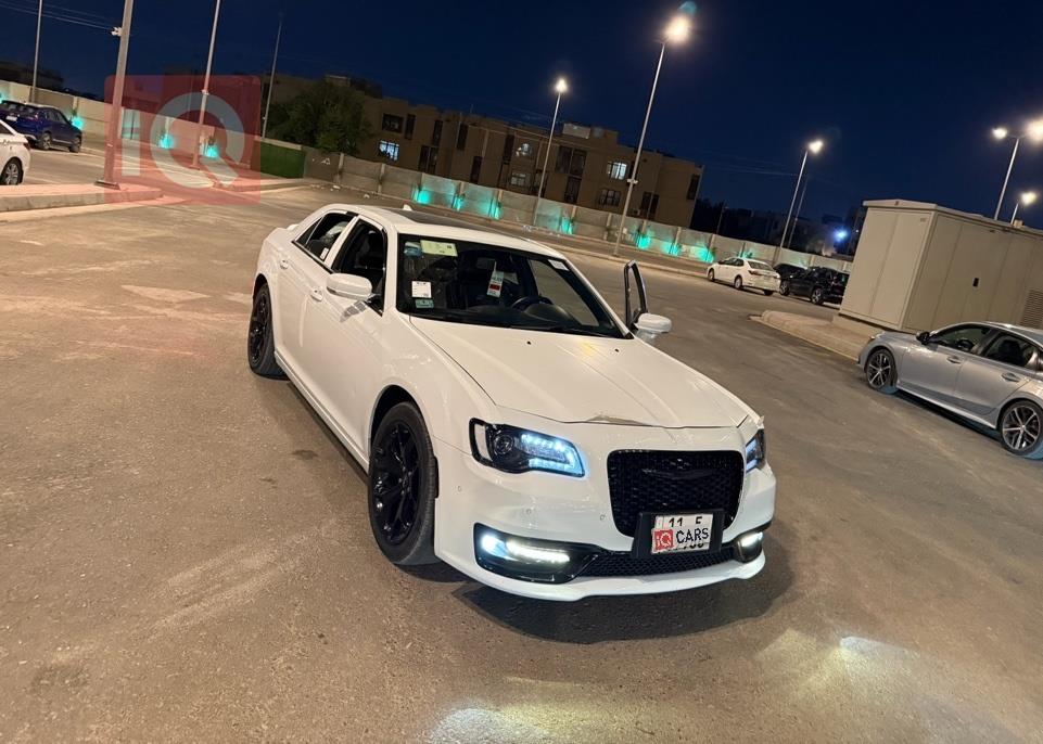 كرايسلر 300